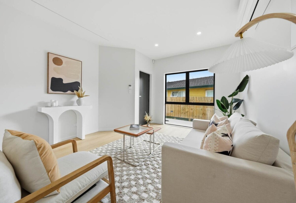 Parkside Brandnew standalone 4 beds 2.5 baths home with garage, close to schools, shoppingcentre, beach, golf club, Walking distance to Howick Primary, Howick Intermediate and Pakuranga College, 70B Patons Road, Howick, Auckland