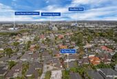 5 beds + study 3 baths house with double garage on 704m2 section, close to schools shopping centre, motorway access, parks, 36 Piper Place, Goodwood Heights, Auckland