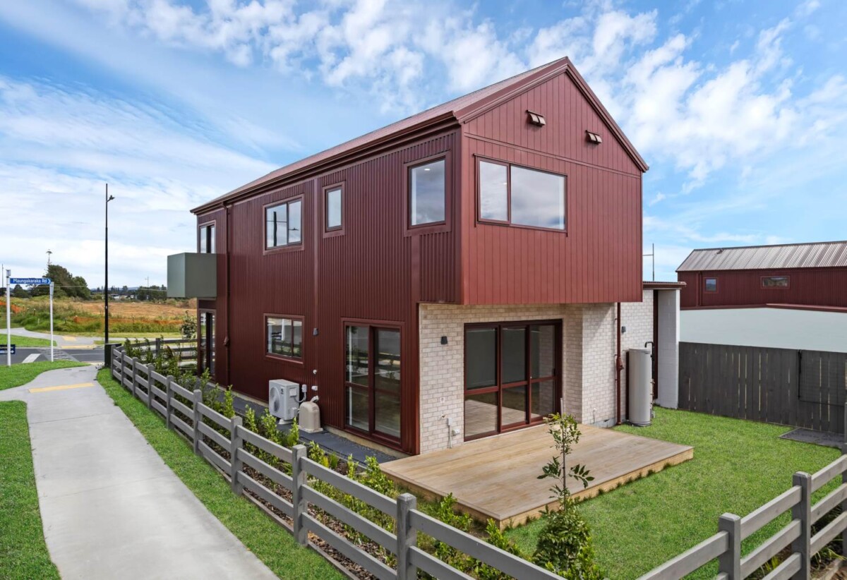 Brandnew 4 beds 3.5 baths house with garage on 244m2 section, Set within an impressive 81-hectare master-planned community, 3.8 km to Te Hihi School, 49 Maungakaraka Road, Karaka, Auckland
