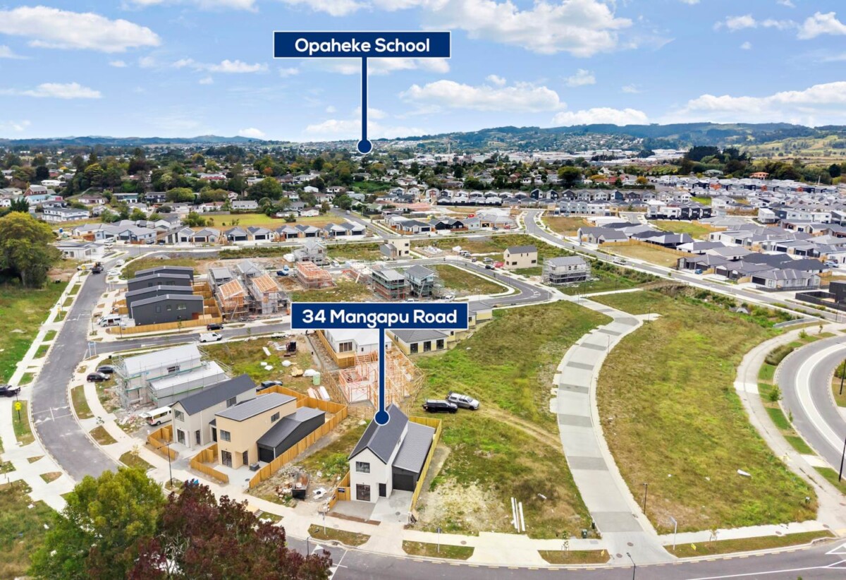 145m2 Brandnew 3 beds 2.5 baths house with garage, close to Opaheke Reserve and Opaheke School, With the upcoming Drury Train Station and Costco Drury currently under construction, 34 Mangapu Road, Opaheke, Auckland