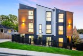 Freehold 3 beds 2.5 baths home with car park and views, zoneds for Green Bay Primary and Green Bay High School, close to schools, shops, supermarkets, reserves, golf club, 12/65 Stottholm Road, Titirangi, Auckland