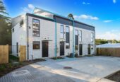 Freehold 3 beds 2.5 baths home with car park and views, zoneds for Green Bay Primary and Green Bay High School, close to schools, shops, supermarkets, reserves, golf club, 12/65 Stottholm Road, Titirangi, Auckland