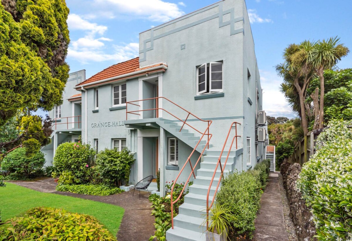 Trople Grammar school zone, 2 beds 1 bath home with car park, close to shops, schools, parks, motorway access, zoned for Auckland Normal Intermediate, Mt Eden Normal School, Epsom Girls’ Grammar School, Auckland Grammar, Mt Albert Grammar School, 7/492 Mt Eden Road, Mt Eden, Auckland