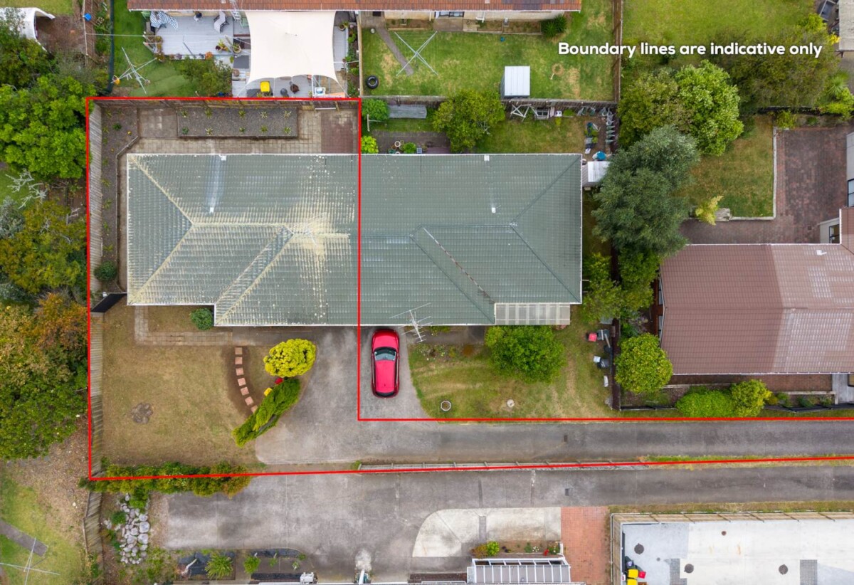 Macleans College zone, Renovated Brick abd tile 3 baths home with garage, zones for Pigeon Mountain Primary School, Bucklands Beach Intermediate, and Macleans College, close to beaches, schools, Half Moon Bay Marina and Half Moon Bay Ferry Terminal, shopping centres, 64B Sunderlands Road, Half Moon Bay, Auckland
