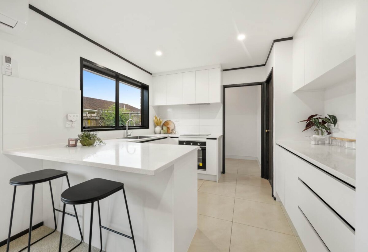 Macleans College zone, Renovated Brick abd tile 3 baths home with garage, zones for Pigeon Mountain Primary School, Bucklands Beach Intermediate, and Macleans College, close to beaches, schools, Half Moon Bay Marina and Half Moon Bay Ferry Terminal, shopping centres, 64B Sunderlands Road, Half Moon Bay, Auckland