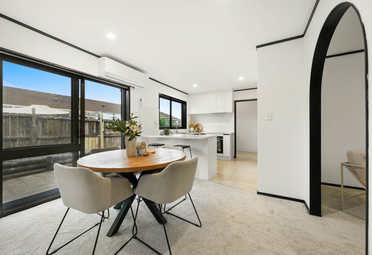 Macleans College zone, Renovated Brick abd tile 3 baths home with garage, zones for Pigeon Mountain Primary School, Bucklands Beach Intermediate, and Macleans College, close to beaches, schools, Half Moon Bay Marina and Half Moon Bay Ferry Terminal, shopping centres, 64B Sunderlands Road, Half Moon Bay, Auckland