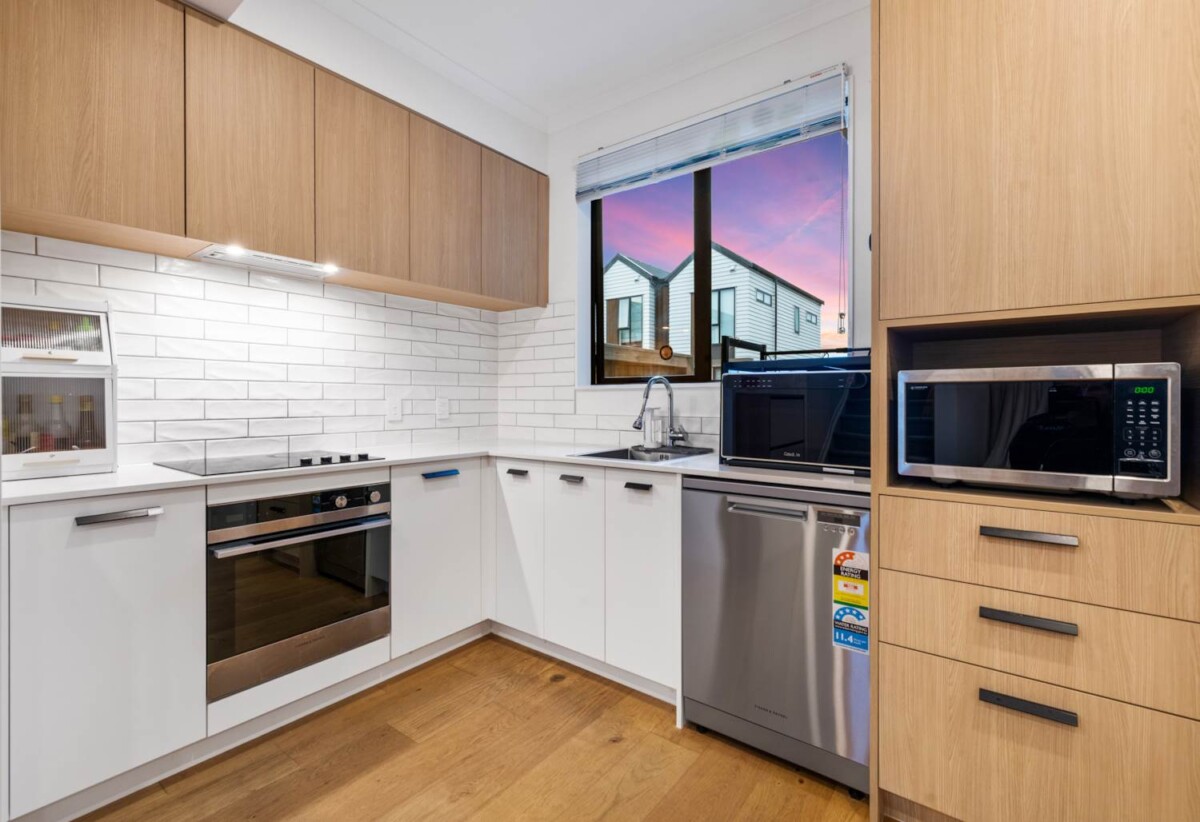 3 beds 1.5 baths home with 2 car parks, just minutes from bus stops, Westfield Manukau, Manukau Train Station, schools, motorway access, 0.5 km to Wiri Central School, 66 Waipuhinui Road, Manukau Central, Auckland