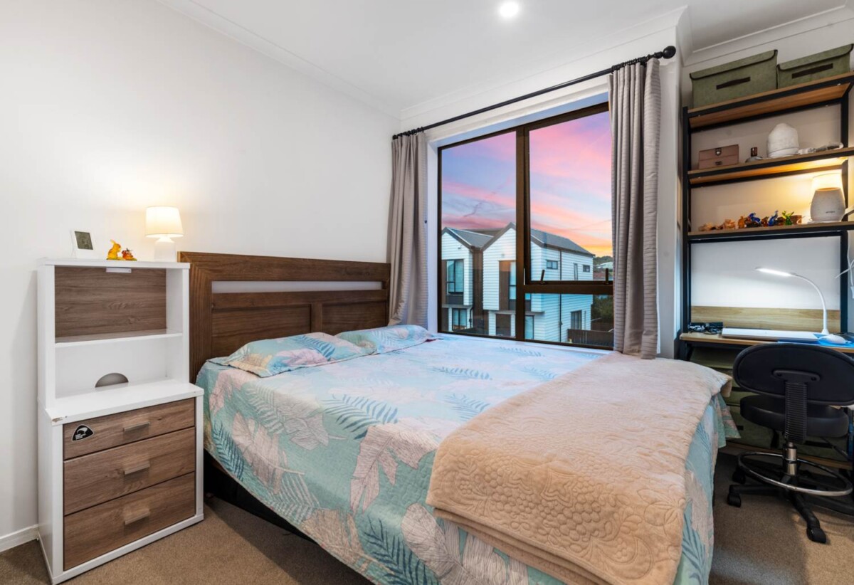 3 beds 1.5 baths home with 2 car parks, just minutes from bus stops, Westfield Manukau, Manukau Train Station, schools, motorway access, 0.5 km to Wiri Central School, 66 Waipuhinui Road, Manukau Central, Auckland