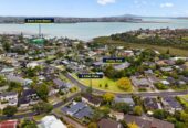 3 beds 2 baths house with double garage on 837m2 section, close to schools, shopping centres, the popular Rotary Walkway, zoned for Farm Cove Intermediate, Wakaaranga School, Pakuranga College, Sancta Maria College, 2 Lilian Place, Farm Cove, Auckland