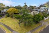 3 beds 2 baths house with double garage on 837m2 section, close to schools, shopping centres, the popular Rotary Walkway, zoned for Farm Cove Intermediate, Wakaaranga School, Pakuranga College, Sancta Maria College, 2 Lilian Place, Farm Cove, Auckland