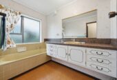 3 beds 2 baths house with double garage on 837m2 section, close to schools, shopping centres, the popular Rotary Walkway, zoned for Farm Cove Intermediate, Wakaaranga School, Pakuranga College, Sancta Maria College, 2 Lilian Place, Farm Cove, Auckland