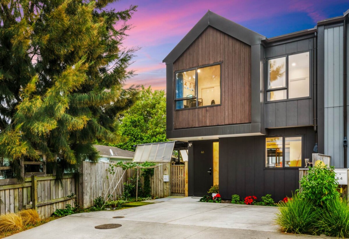 3 beds 1.5 baths home with 2 car parks, just minutes from bus stops, Westfield Manukau, Manukau Train Station, schools, motorway access, 0.5 km to Wiri Central School, 66 Waipuhinui Road, Manukau Central, Auckland