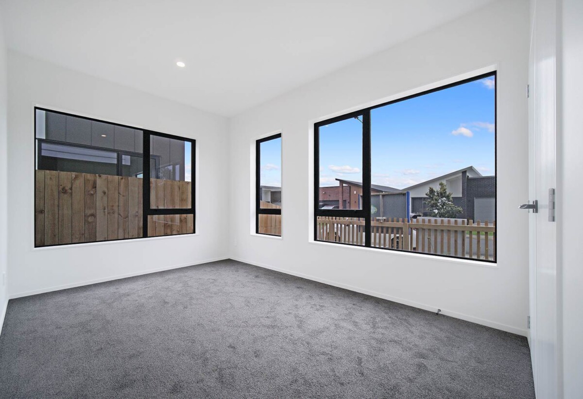 Brandnew standalone 4 beds 2 baths house with garage on 341m2 section, move-in ready, close to schools, shops, 52 Bannockburn Road, Opaheke, Auckland