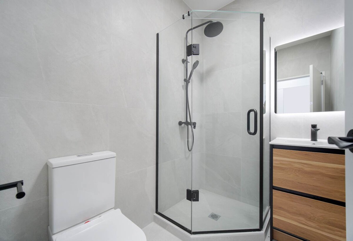 Brandnew standalone 4 beds 2 baths house with garage on 341m2 section, move-in ready, close to schools, shops, 52 Bannockburn Road, Opaheke, Auckland