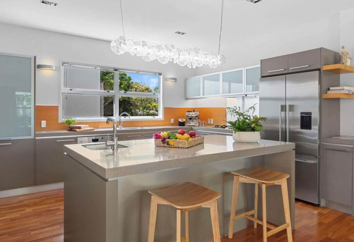 Next to Golf Course, 6 beds 4 baths house with triple garage and private swimming pool, Albany’ school zone, close to schools, Massey University, and premier shopping, entertainment, 33 Oak Manor Drive, Albany, Auckland