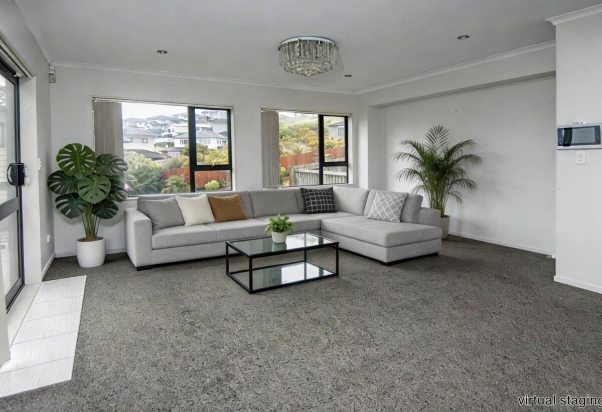 Motivated vendors, 200m2 Brick, Tile & Weatherboard 4 beds 2.5 baths house with double garage on 517m2 section, close to schools, Papakura Train Station, Papakura Village and motorway access, 24 Kereru Rise, Papakura, Auckland