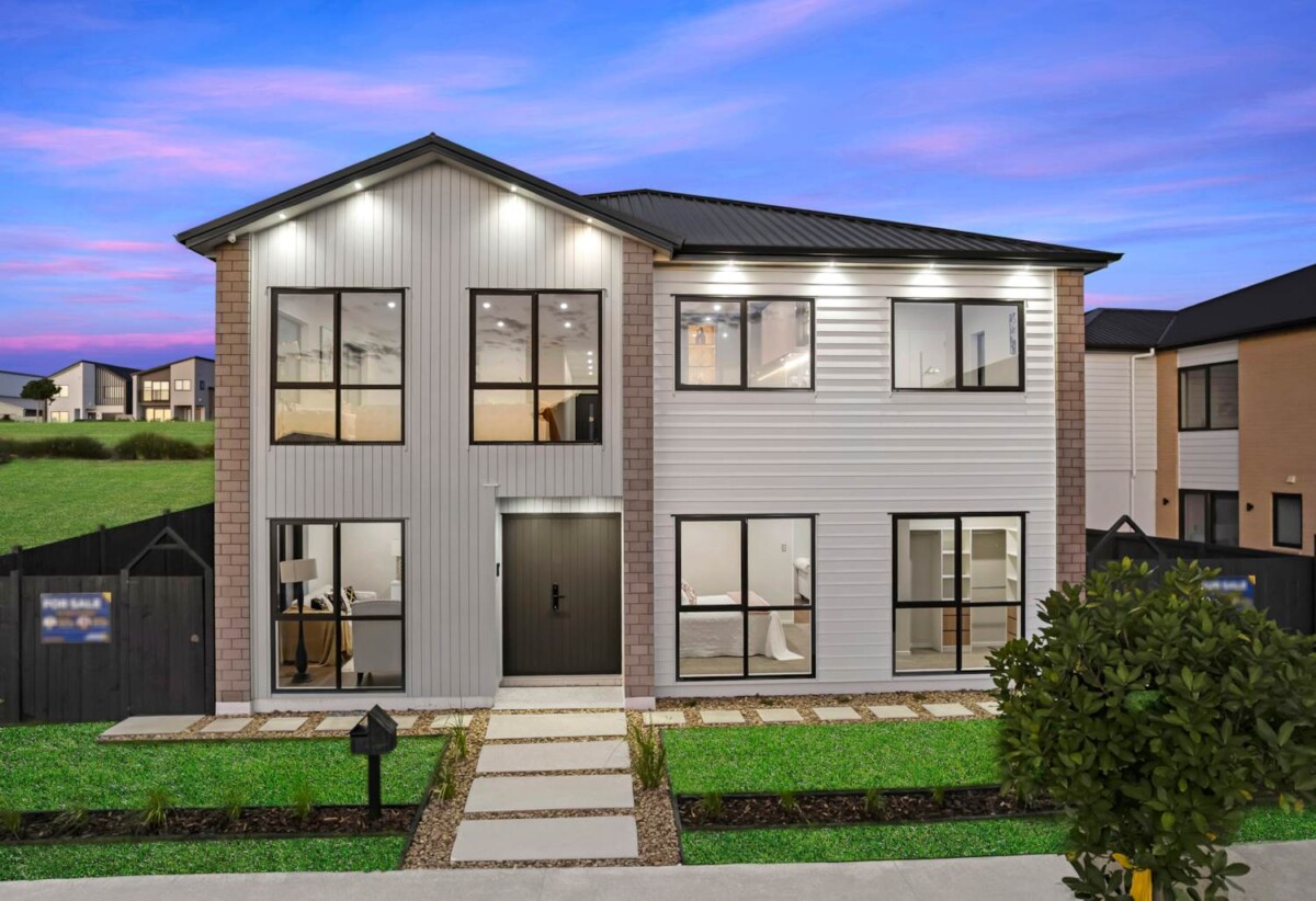 Brandnew 7 beds 5.5 baths house with double garage and 2 beds granny, close to to schools, parks, and local amenities, 21 Emerald Avenue, Karaka, Auckland