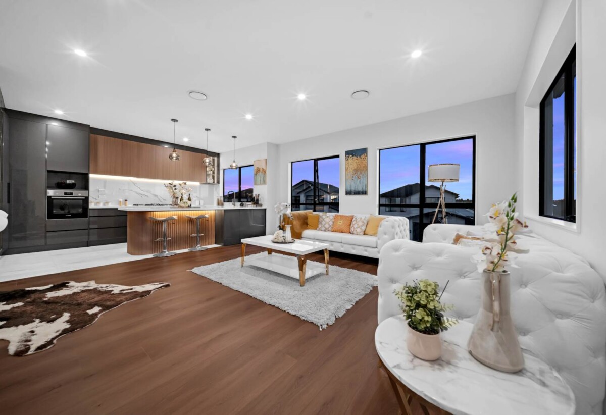 Brandnew 7 beds 5.5 baths house with double garage and 2 beds granny, close to to schools, parks, and local amenities, 21 Emerald Avenue, Karaka, Auckland