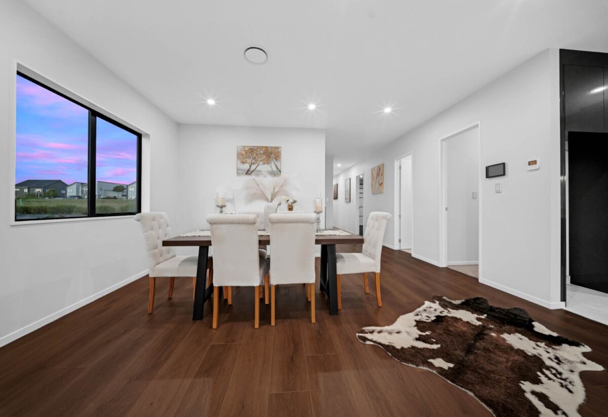 Brandnew 7 beds 5.5 baths house with double garage and 2 beds granny, close to to schools, parks, and local amenities, 21 Emerald Avenue, Karaka, Auckland