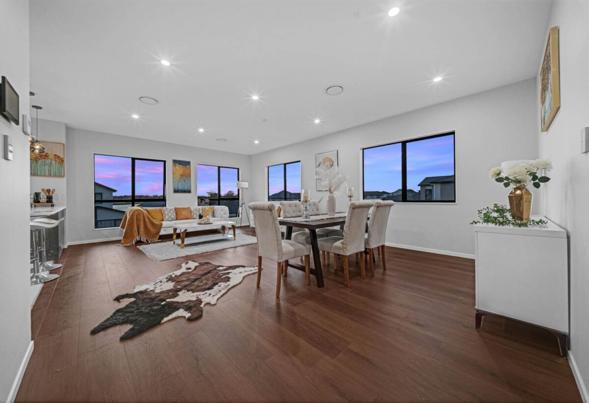 Brandnew 7 beds 5.5 baths house with double garage and 2 beds granny, close to to schools, parks, and local amenities, 21 Emerald Avenue, Karaka, Auckland
