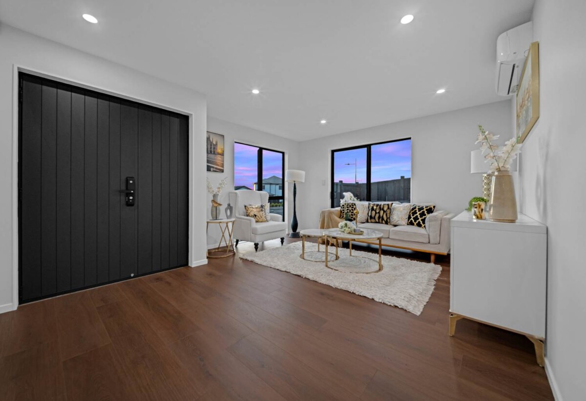 Brandnew 7 beds 5.5 baths house with double garage and 2 beds granny, close to to schools, parks, and local amenities, 21 Emerald Avenue, Karaka, Auckland