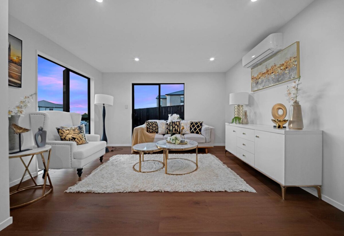 Brandnew 7 beds 5.5 baths house with double garage and 2 beds granny, close to to schools, parks, and local amenities, 21 Emerald Avenue, Karaka, Auckland