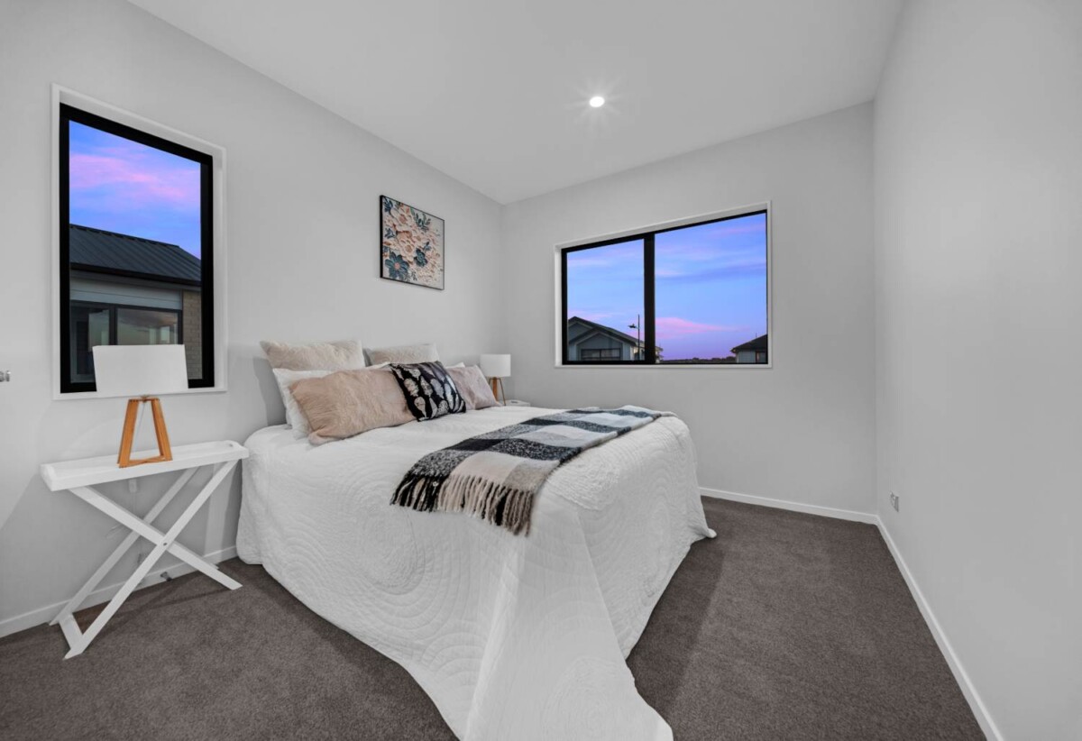 Brandnew 7 beds 5.5 baths house with double garage and 2 beds granny, close to to schools, parks, and local amenities, 21 Emerald Avenue, Karaka, Auckland