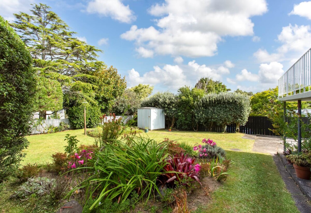 Once in 45 years, 150m2 Brick and tile 3 beds 1+ 1 office room 1 bath house with double garage on 625m2 section, a huge workshop downstairs, easy motorway access and a short drive to LynnMall and St Luke’s Mall. Zoned for New Windsor Primary School (just across the road), Blockhouse Bay Intermediate, and Avondale College, 45 Peter Buck Road, New Windsor, Auckland