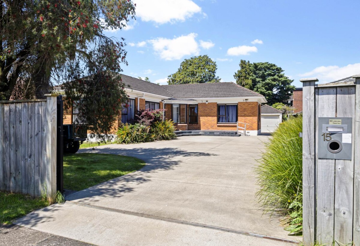 182m2 Brick and tile 4 beds 2 baths house with standalone garage on 1095m2 section, A Geotechnical Report has been completed and there is stormwater kerb discharge approval from Auckland Transport, moments away from public transport, train stations, schools, and local shopping including Hunter Plaza and New World Papatoetoe, 15 Glen Avenue, Papatoetoe, Auckland