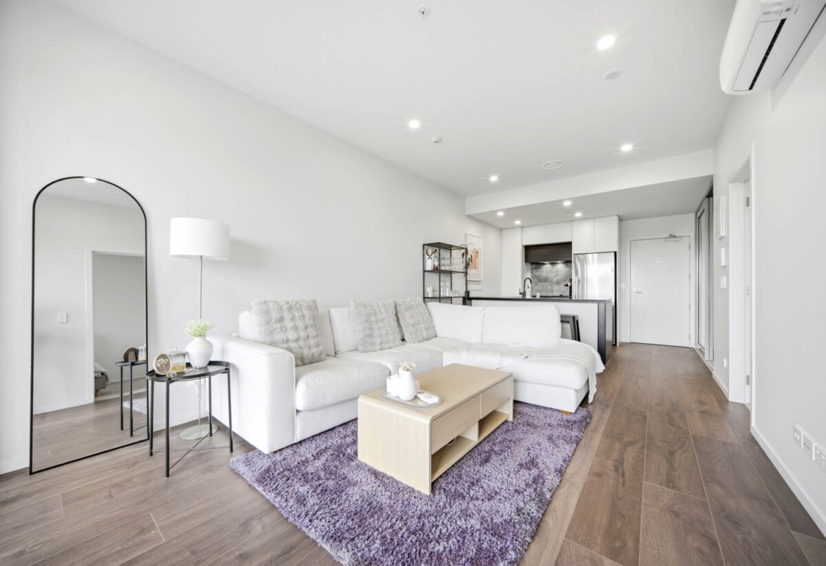 1 bed + a large study room / 2th bedroom 1 bath apartment, Just a short stroll to Westfield Albany, Kmart, and New World, Albany school zone, including the nearby Pinehill School, and within easy reach of Massey University, 403/2A Munroe Lane, Albany, Auckland