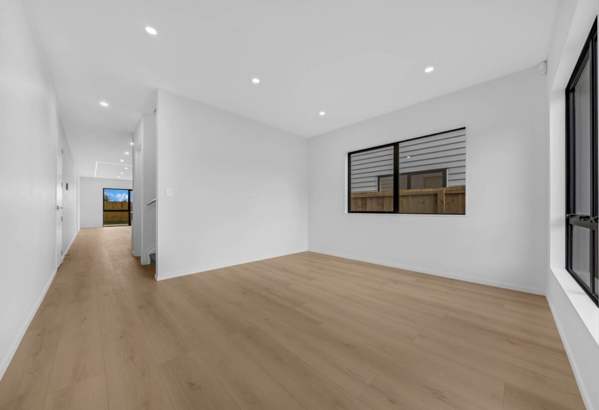 5 beds + a dedicated home office 4 baths house with garage and 1 bed granny, 3 ensuites, close to schools, town centre, motorway access, 15 Star Cross Road, Karaka, Auckland