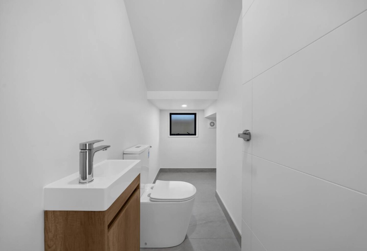 5 beds + a dedicated home office 4 baths house with garage and 1 bed granny, 3 ensuites, close to schools, town centre, motorway access, 15 Star Cross Road, Karaka, Auckland