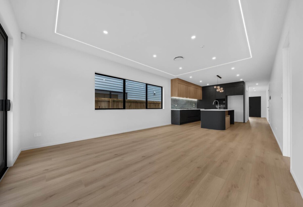 5 beds + a dedicated home office 4 baths house with garage and 1 bed granny, 3 ensuites, close to schools, town centre, motorway access, 15 Star Cross Road, Karaka, Auckland