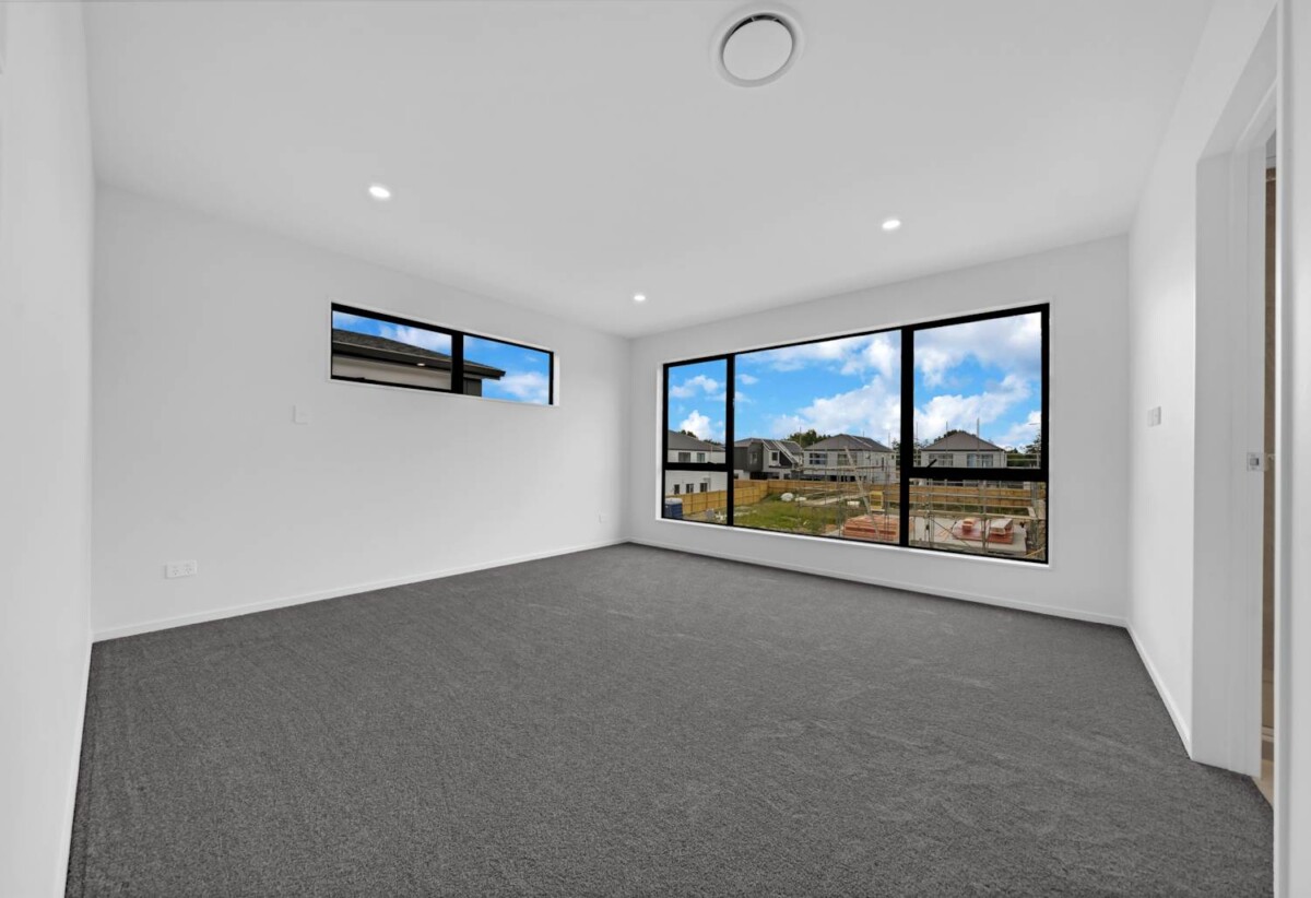 5 beds + a dedicated home office 4 baths house with garage and 1 bed granny, 3 ensuites, close to schools, town centre, motorway access, 15 Star Cross Road, Karaka, Auckland