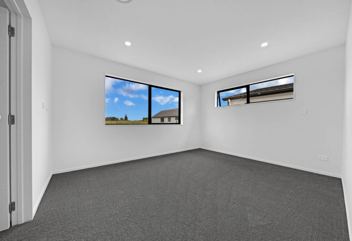 5 beds + a dedicated home office 4 baths house with garage and 1 bed granny, 3 ensuites, close to schools, town centre, motorway access, 15 Star Cross Road, Karaka, Auckland
