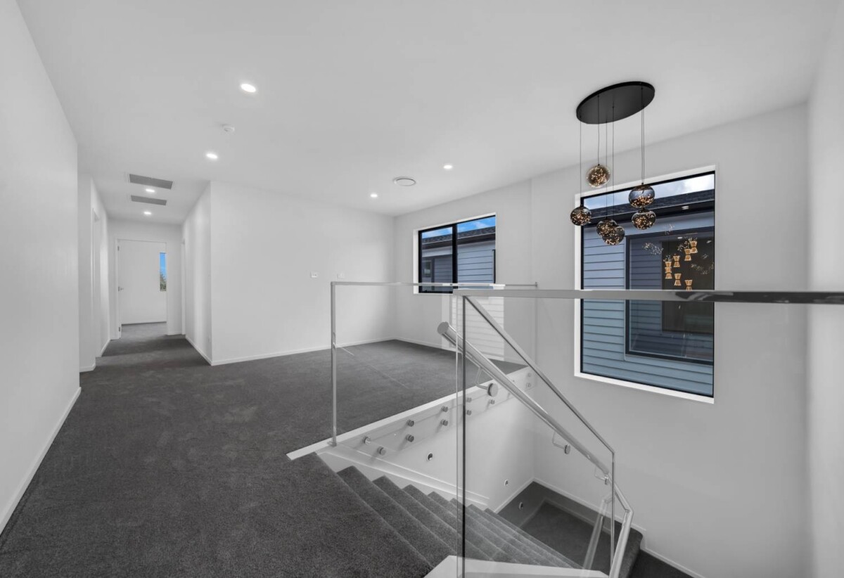 5 beds + a dedicated home office 4 baths house with garage and 1 bed granny, 3 ensuites, close to schools, town centre, motorway access, 15 Star Cross Road, Karaka, Auckland