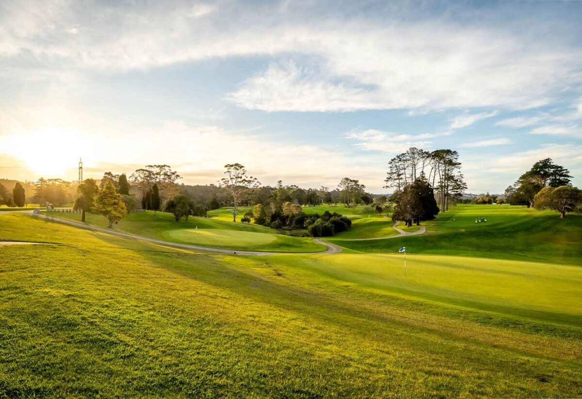 Next to Golf Course, 6 beds 4 baths house with triple garage and private swimming pool, Albany’ school zone, close to schools, Massey University, and premier shopping, entertainment, 33 Oak Manor Drive, Albany, Auckland
