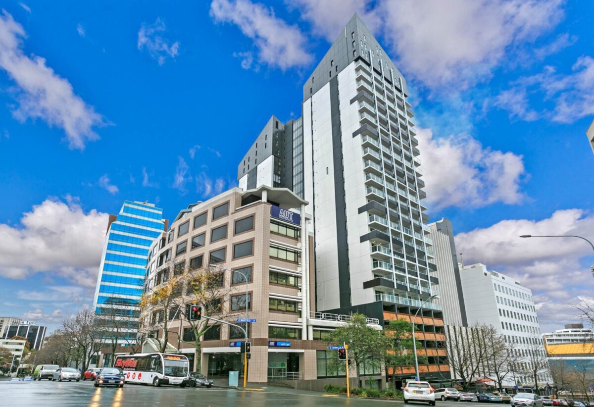 Double Grammar school zone, Freehold 2 beds + 1 study/ flexi room 2 baths apartment, Current CV: $640,000 (2024), 1 km to Auckland Girls’ Grammar School, 1.8 km to Auckland Grammar, 1701/8 Airedale Street, City Centre, Auckland