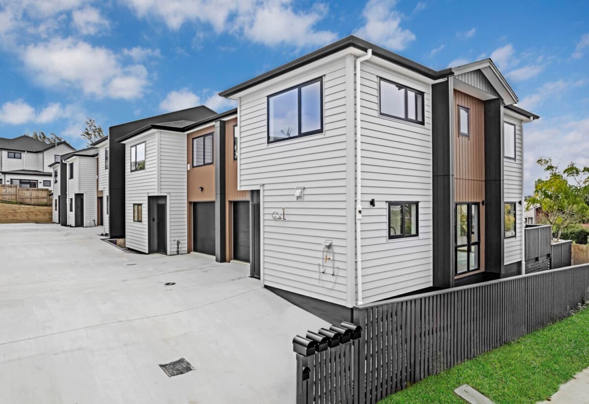 Brandnew 4 beds 3 baths home with garage, Close to Pakuranga Plaza & Lloyd Elsmore Park, Highland Park shopping centre, schools, Zoned for Sunnyhills School, Farm Cove Intermediate & Pakuranga College, 4A Glenmore Road, Sunnyhills, Auckland