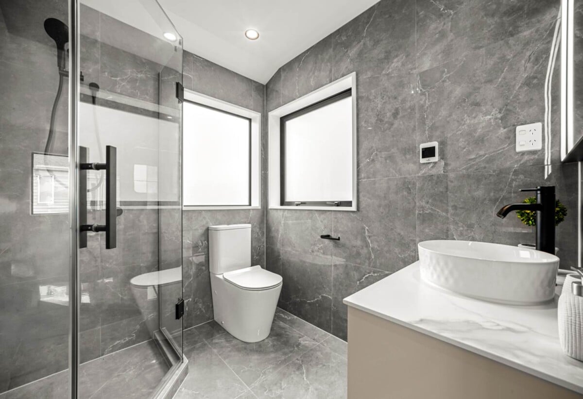 Surrounded by Nature, Brandnew 4 beds + study 3.5 baths house on 1172m2 section, 2 ensuites, 1 ensuite ground floor, close to Albany shopping centre, supermarkets, restaurants, and all local amenities, zoned for Albany Junior High School, Albany Senior High School, and Upper Harbour Primary School, 5 Highway View Lane, Schnapper Rock, Auckland