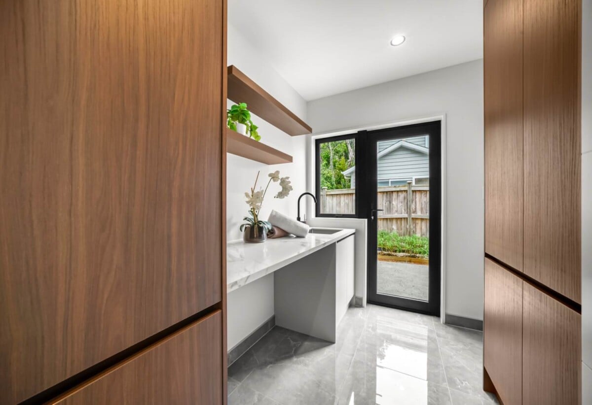 Surrounded by Nature, Brandnew 4 beds + study 3.5 baths house on 1172m2 section, 2 ensuites, 1 ensuite ground floor, close to Albany shopping centre, supermarkets, restaurants, and all local amenities, zoned for Albany Junior High School, Albany Senior High School, and Upper Harbour Primary School, 5 Highway View Lane, Schnapper Rock, Auckland