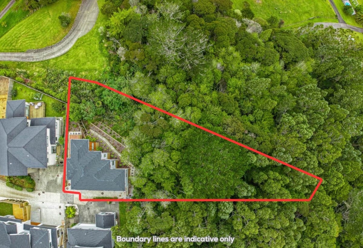 Surrounded by Nature, Brandnew 4 beds + study 3.5 baths house on 1172m2 section, 2 ensuites, 1 ensuite ground floor, close to Albany shopping centre, supermarkets, restaurants, and all local amenities, zoned for Albany Junior High School, Albany Senior High School, and Upper Harbour Primary School, 5 Highway View Lane, Schnapper Rock, Auckland