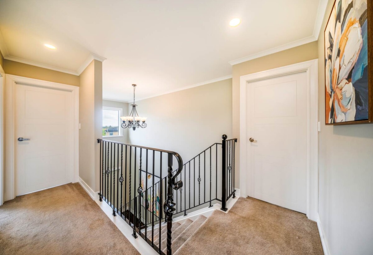 304m2 6 beds 3 baths house with 1 bed granny and double garage on 508m2 section, zoned for Greenhithe Primary School and Upper Harbour Primary School and local amenities and motorway access conveniently nearby, 66 Huntington Park Drive, Greenhithe, Auckland