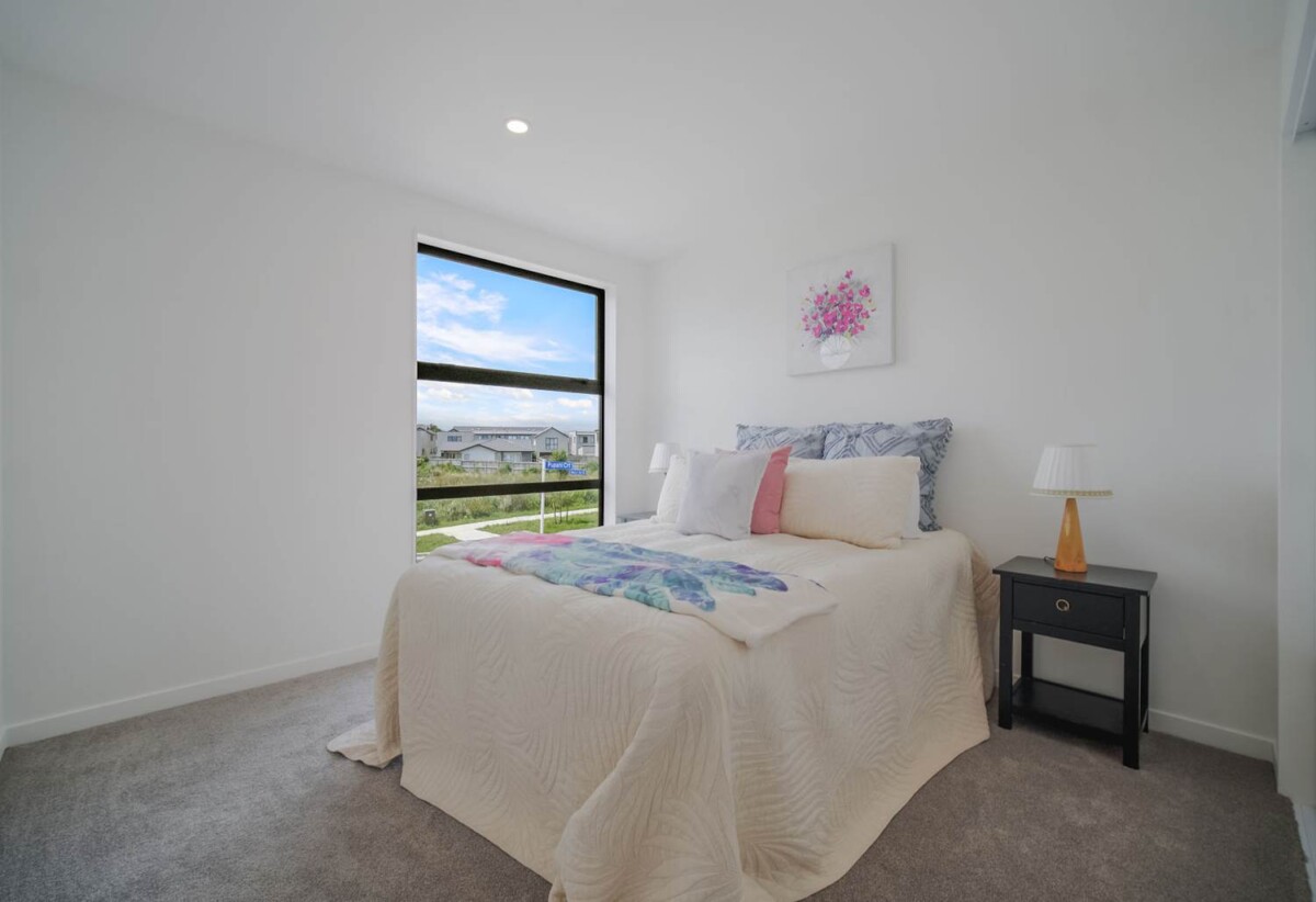Brandnew 4 beds 2.5 baths home with garage, close to schools, Addison Park Centre’s cafes, supermarkets, and banks, motorway access, 38 Kapia Drive, Takanini, Auckland