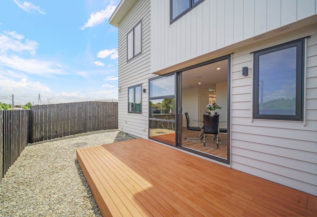 Brandnew 4 beds 2.5 baths home with garage, close to schools, Addison Park Centre’s cafes, supermarkets, and banks, motorway access, 38 Kapia Drive, Takanini, Auckland