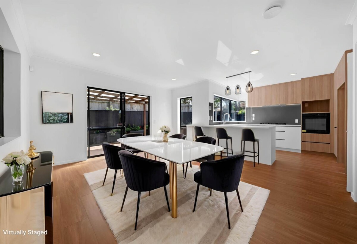 Renovated 4 beds 2 baths house with double garage on 436m² section, next to Star of the Sea School (Howick), just minutes away from Botany Town Centre and Meadowlands Shopping Plaza, golf club, 6 Belsera Court, Northpark, Auckland
