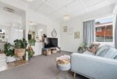 Rangitoto College zone, Standalone 2 beds 1 bath home with standalone double garage, schools, Shops, public transport, parks, and the beach are all within easy reach, 3/718 Beach Road, Browns Bay, Auckland