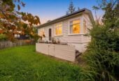 Rangitoto College zone, Standalone 2 beds 1 bath home with standalone double garage, schools, Shops, public transport, parks, and the beach are all within easy reach, 3/718 Beach Road, Browns Bay, Auckland