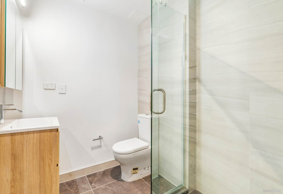 Must sell, 84m2 modern 2 beds 2 baths 1 car park apartment, Close to Henderson train and bus transport, WestCity, Pak’nSave, West Wave, Waitakere Hospital, and a wide range of local shops, schools, motorway access, 2 beds 2 bath 1 car park apartment, 603/1 Buscomb Avenue, Henderson, Auckland