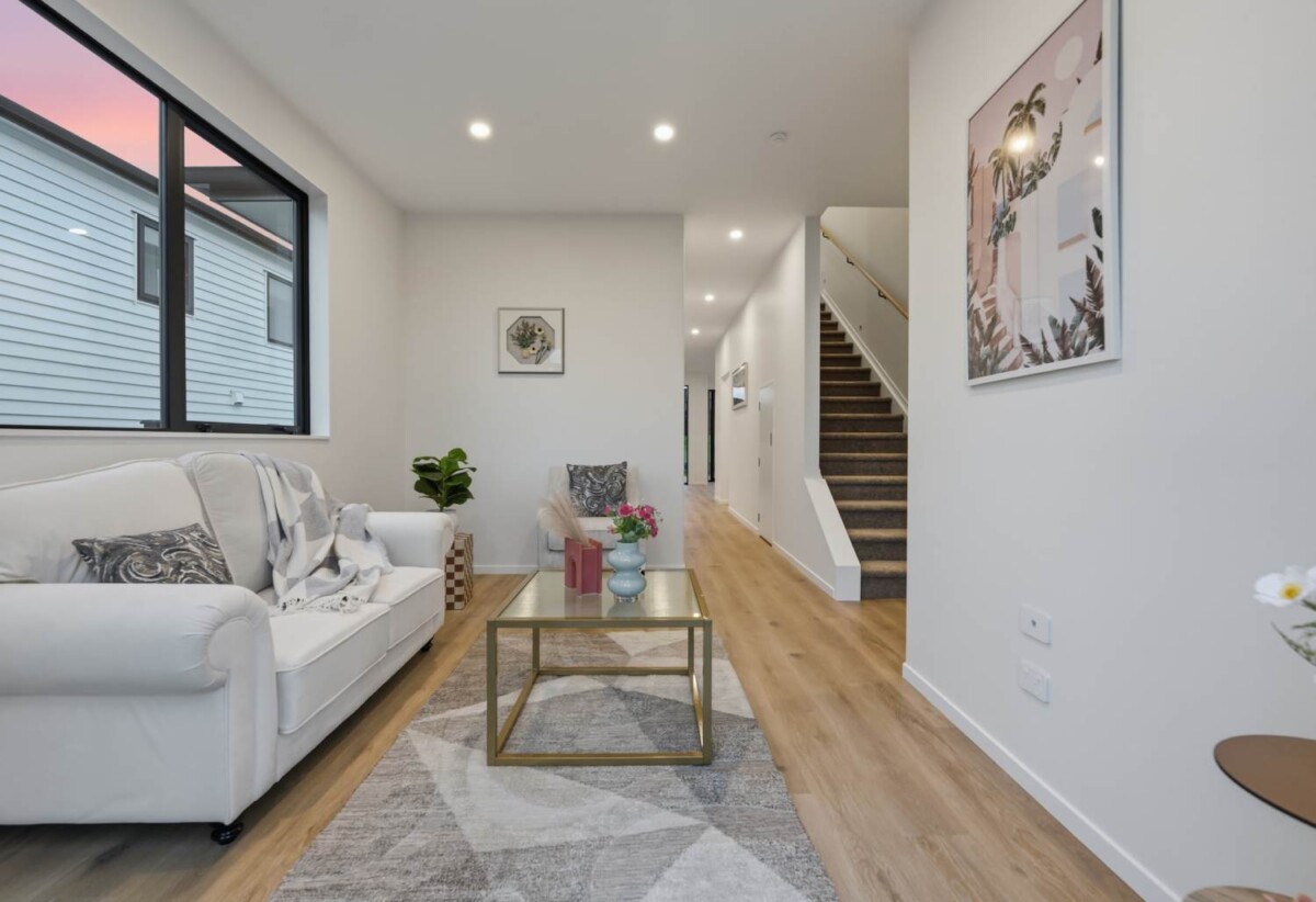 Motivated owner, a standard 10-year guarantee, Brandnew 4 beds 2.5 baths house with garage on 516m2 section, 0.5 km to Beachlands School, close to beaches, reserves, beaclands marina, golf club, Beachlands Village which has a supermarket, pharmacy, local shops, and cafes, 142 Ninth View Avenue, Beachlands, Auckland